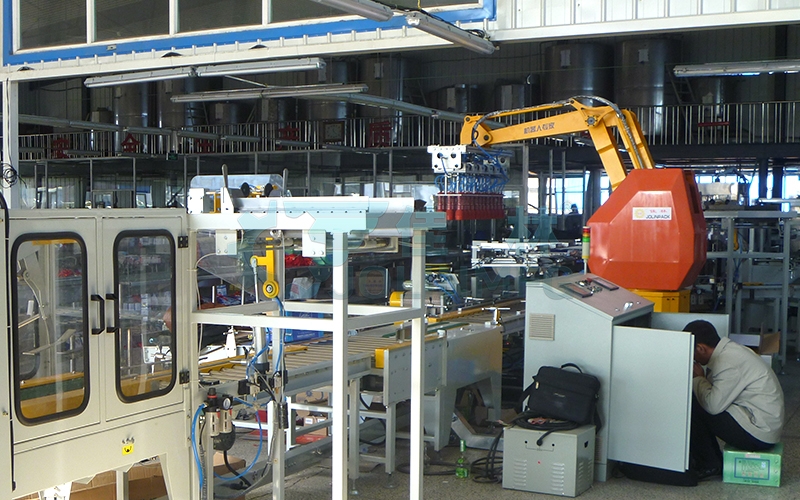 自動(dòng)裝箱機(jī)器人